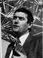 L'ingegnere aeronautico francese Claude Poher (n. 1936), qui intorno al 1971, deve considerarsi il "padre" del GEPAN.
